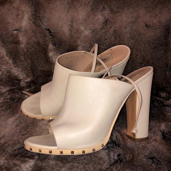 Valentino Cream Color Leather Open Toe Block Heels Size 38 $1195 - Picture 2 of 6